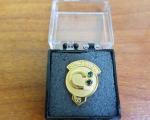 Product Description: Honor and recognizeyour employees' years of dedicationand hard work with a service pin!All of our service pins are polished brass.</br> District Official Pin - 35 years